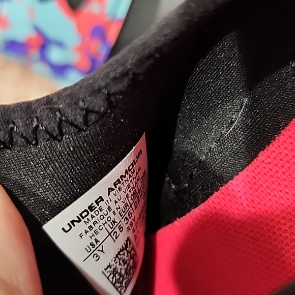 NWT in box Under Armour sneakers - Picture 6 of 6